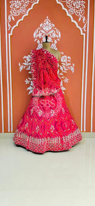 60GM GEORGETTE BANDHANI HANDWORK LEHENGA Rani / Free Size
