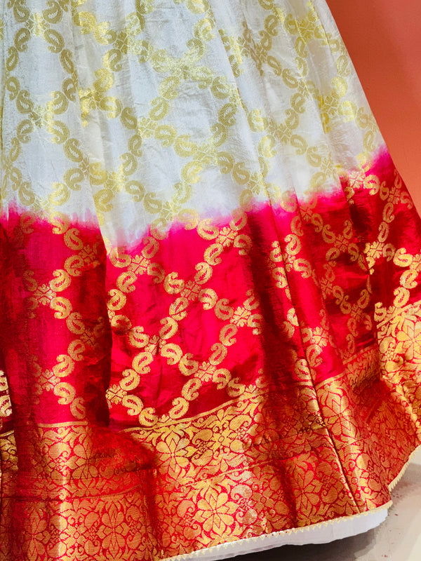 TAFETA SILK 24 KALI GHATCHOLA LEHENGA