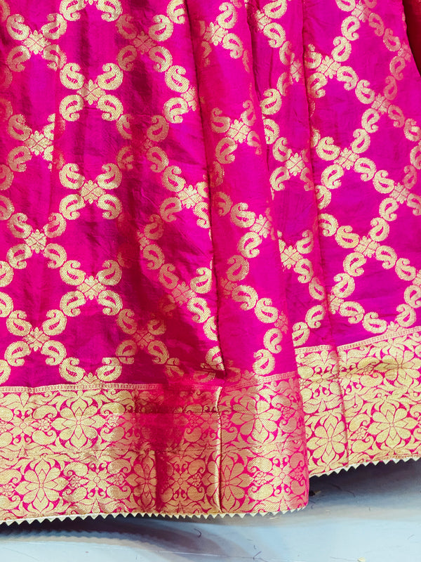 TAFETA SILK 24 KALI GHATCHOLA LEHENGA