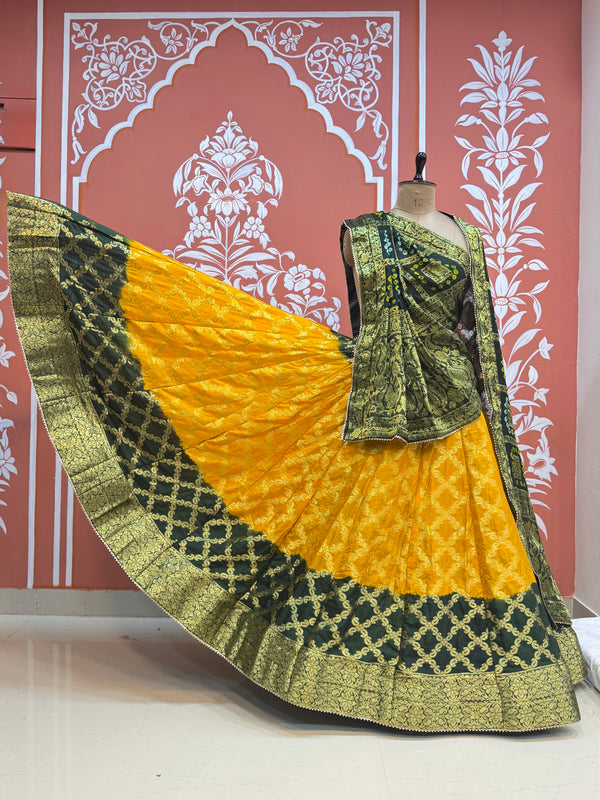TAFETA SILK 24 KALI GHATCHOLA LEHENGA