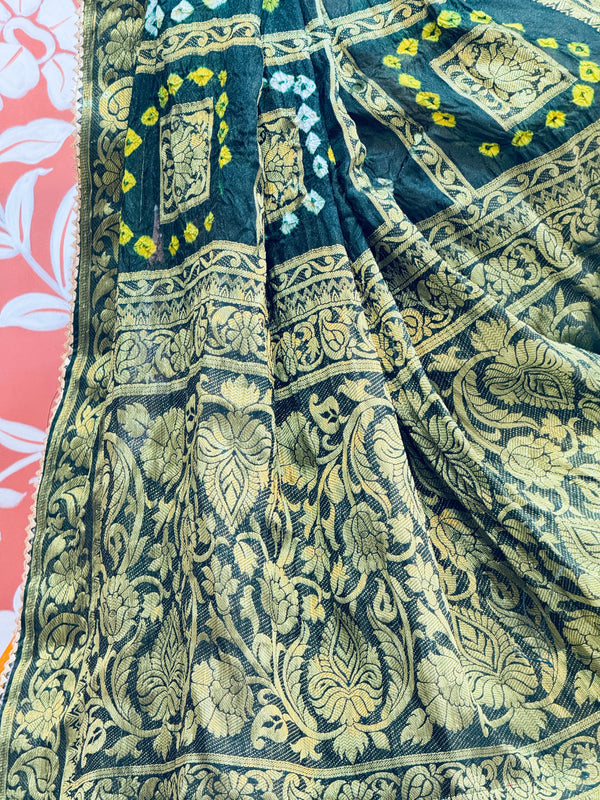 TAFETA SILK 24 KALI GHATCHOLA LEHENGA