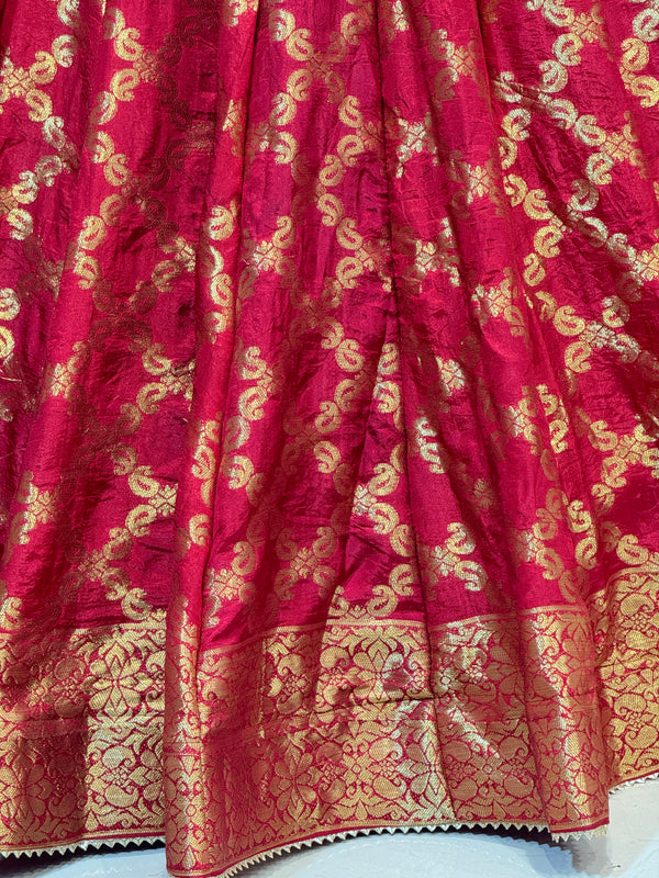 TAFETA SILK 24 KALI GHATCHOLA LEHENGA