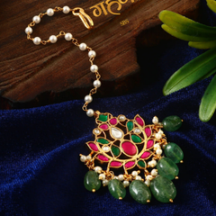 Kundan Maang Tika