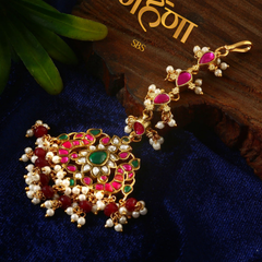 Kundan Maang Tika