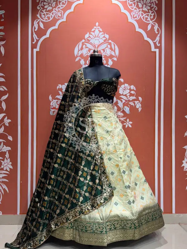 BANARSI GHATCHOLA LEHENGA Green & White / Free Size