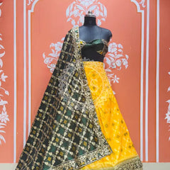 BANARSI GHATCHOLA LEHENGA Yellow & Green / Free Size