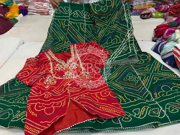 BHANDEJ SLIT KURTA SKIRT WITH DUPATTA INDO WESTERN RED & GREEN / FREE SIZE (42 - 46) Female