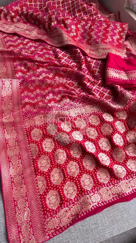 KHADDI GEORGETTE SAREE Rani / Free Size