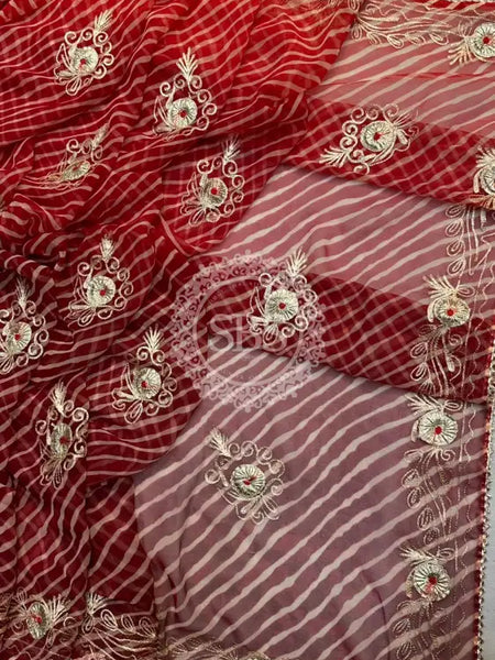 LEHERIYA VINTAGE BOOTE SAREE Red / Free Size