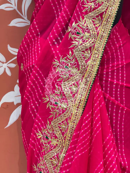 MOTHRA LEHERIYA MAYURA CXC GEORGETTE SAREE Maroon / Free Size