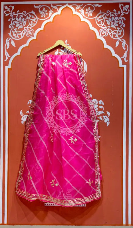 ORGANZA GOTA PATTI LEHERIYA HANDWORK SAREE Pink / Free Size