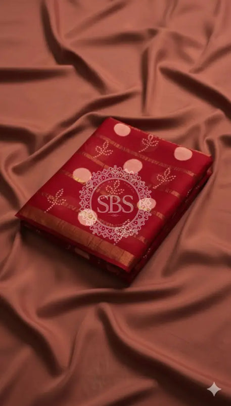 Pure Chiffon Handwork Saree Red / Free Size