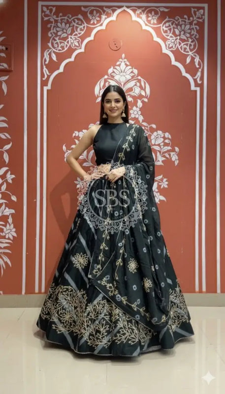 Pure Chinon Leheriya Lehenga with Gota Patti work with Bhandej Dupatta Black / Free Size