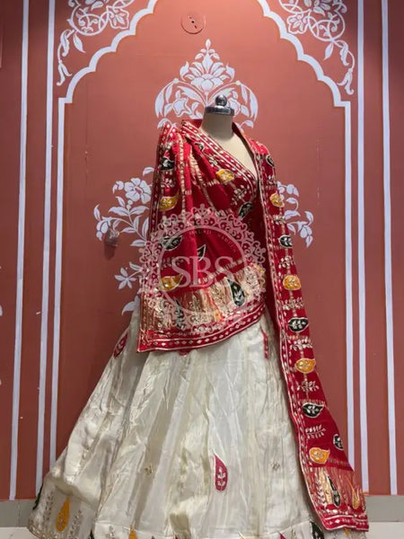 Pure gazi silk dupatta kacchi patti with pure tissue kacchi patti Lehenga Red and White / Free Size