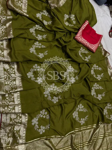 PURE RUSSIAN SILK ZARI HANDWORK SAREE Green / Free Size