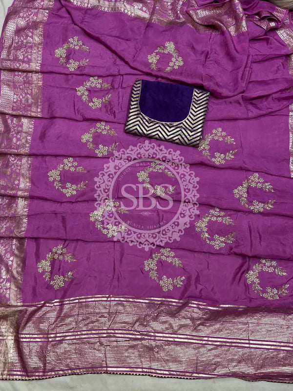 PURE RUSSIAN SILK ZARI HANDWORK SAREE Lavender / Free Size