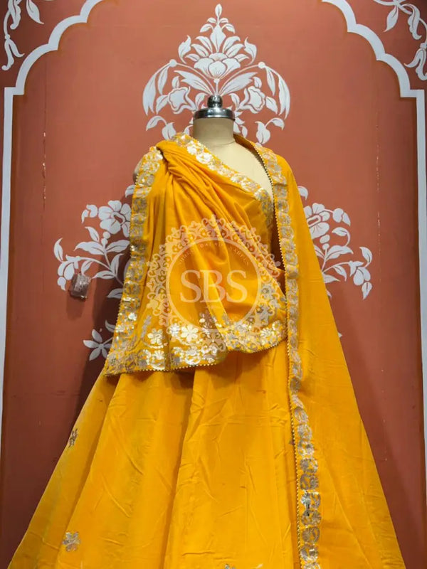 ROYAL VELVET LEHENGA SET Royal Yellow / Free Size