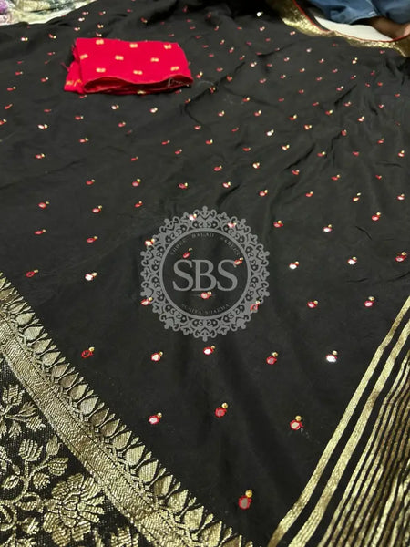 RUSSIAN DOLA SILK SAREE Black / Free Size