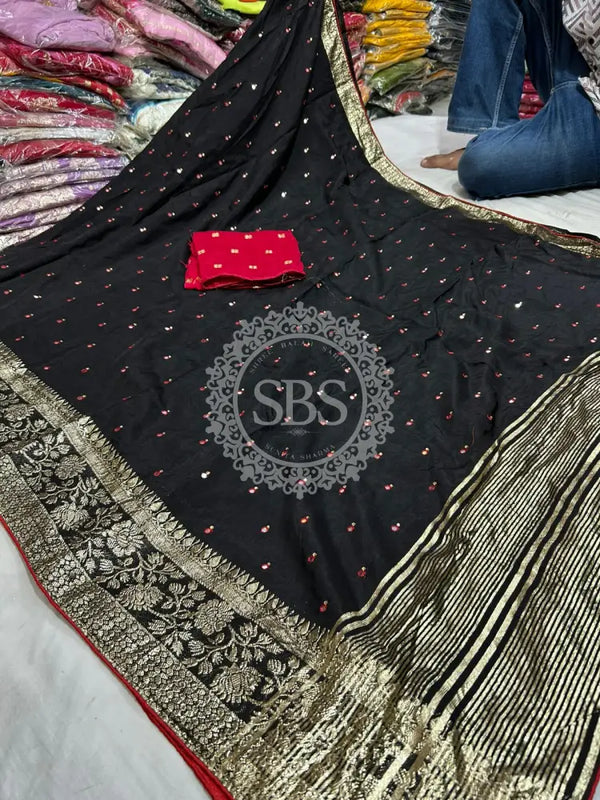 RUSSIAN DOLA SILK SAREE Black / Free Size