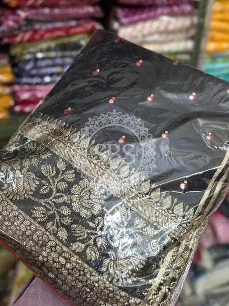 RUSSIAN DOLA SILK SAREE Black / Free Size