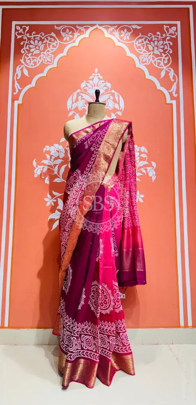 RUSSIAN SILK BOOTA SAREE Purple / Free Size