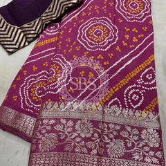 RUSSIAN SILK ZARI LEHERIYA BHANDEJ SAREE Dark Pink / Free Size