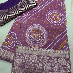 RUSSIAN SILK ZARI LEHERIYA BHANDEJ SAREE Lavender / Free Size
