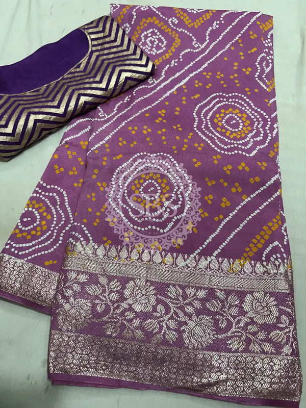 RUSSIAN SILK ZARI LEHERIYA BHANDEJ SAREE Lavender / Free Size