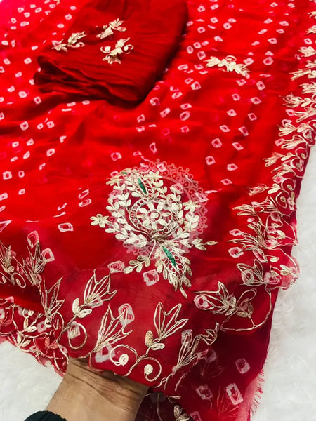 SEMI CHIFFON BANDHANI PITTAN WORK SAREE Red / Free Size