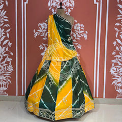 SHIBORI LEHERIYA GOTA PATTI LEHENGA Yellow & Green / Free Size