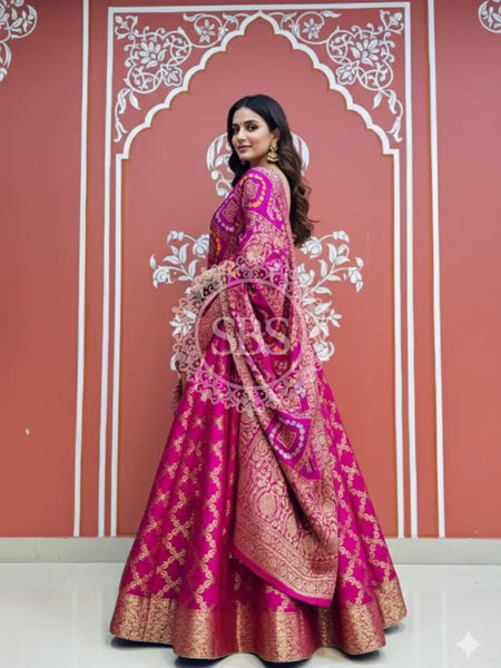TAFETA SILK 24 KALI GHATCHOLA LEHENGA