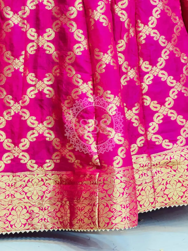 TAFETA SILK 24 KALI GHATCHOLA LEHENGA