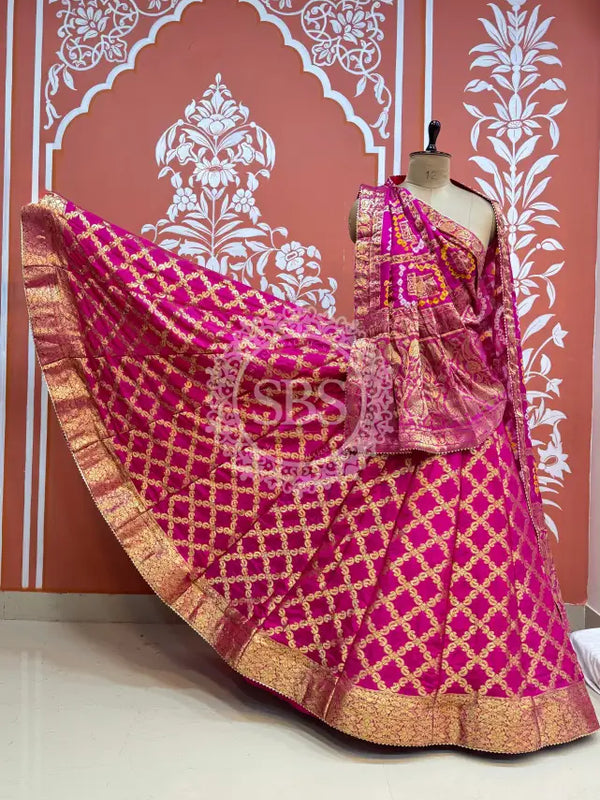 TAFETA SILK 24 KALI GHATCHOLA LEHENGA