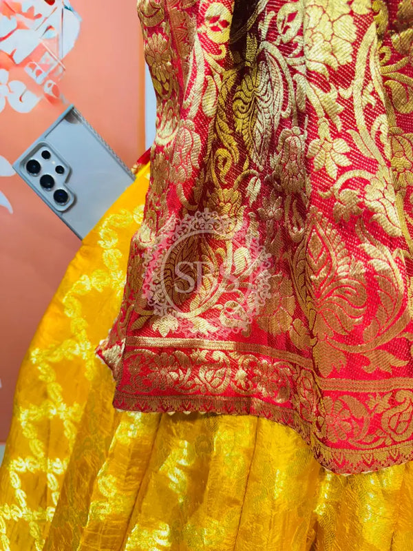 TAFETA SILK 24 KALI GHATCHOLA LEHENGA