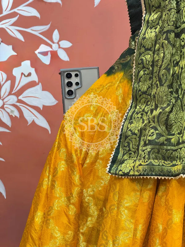 TAFETA SILK 24 KALI GHATCHOLA LEHENGA