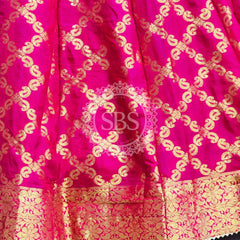 TAFETA SILK 24 KALI GHATCHOLA LEHENGA