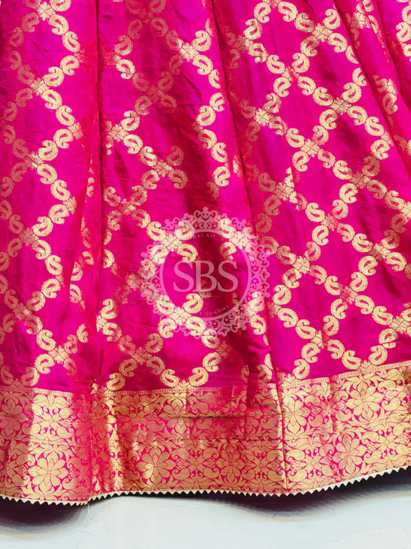 TAFETA SILK 24 KALI GHATCHOLA LEHENGA