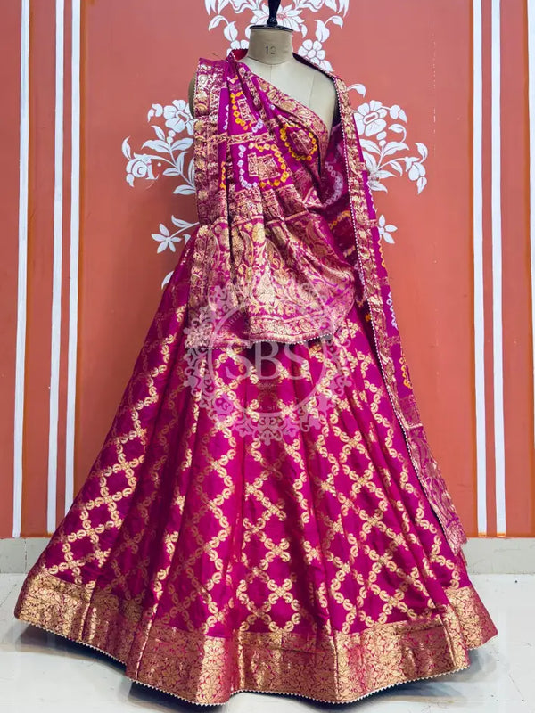 TAFETA SILK 24 KALI GHATCHOLA LEHENGA Rani / Free Size
