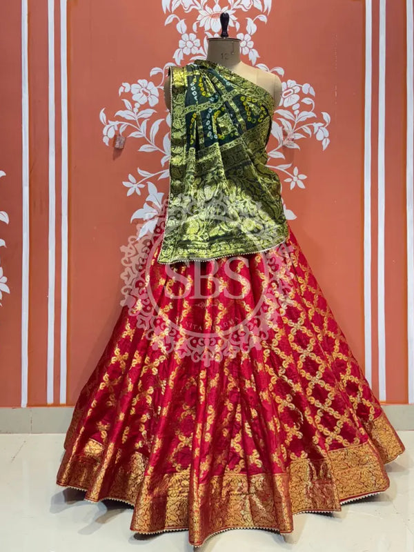 TAFETA SILK 24 KALI GHATCHOLA LEHENGA Red & Green / Free Size