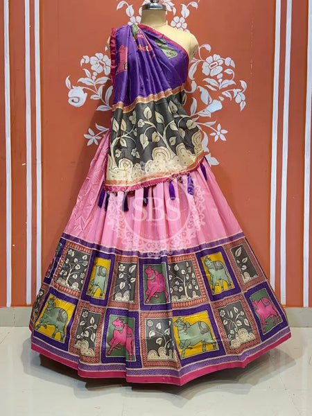 TUSSAR SILK GUJRATI LEHENGA Pink / Free Size